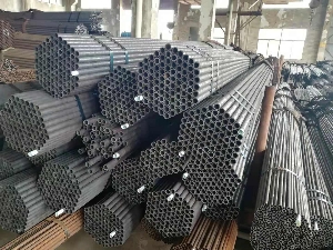 天津大無縫鋼管廠|天津中鋼聯(lián)達(dá)鋼管室內(nèi)庫20#9948小口徑鋼管實(shí)拍